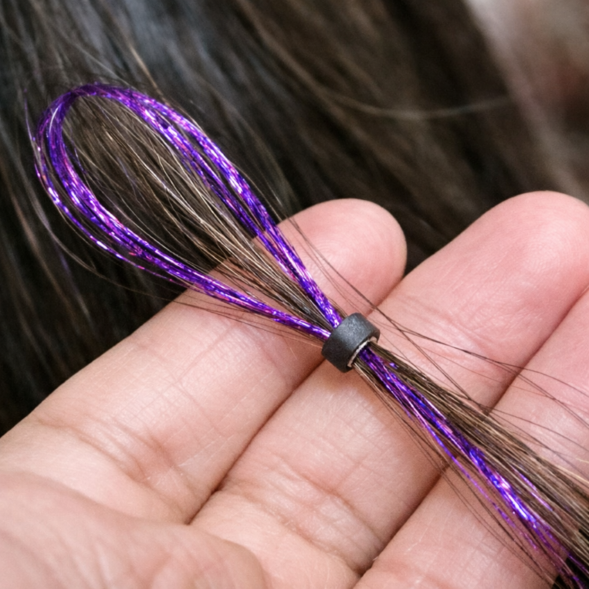 illustration de la microbille insérée dans la mèche de cheveux avec le fil Scintillia